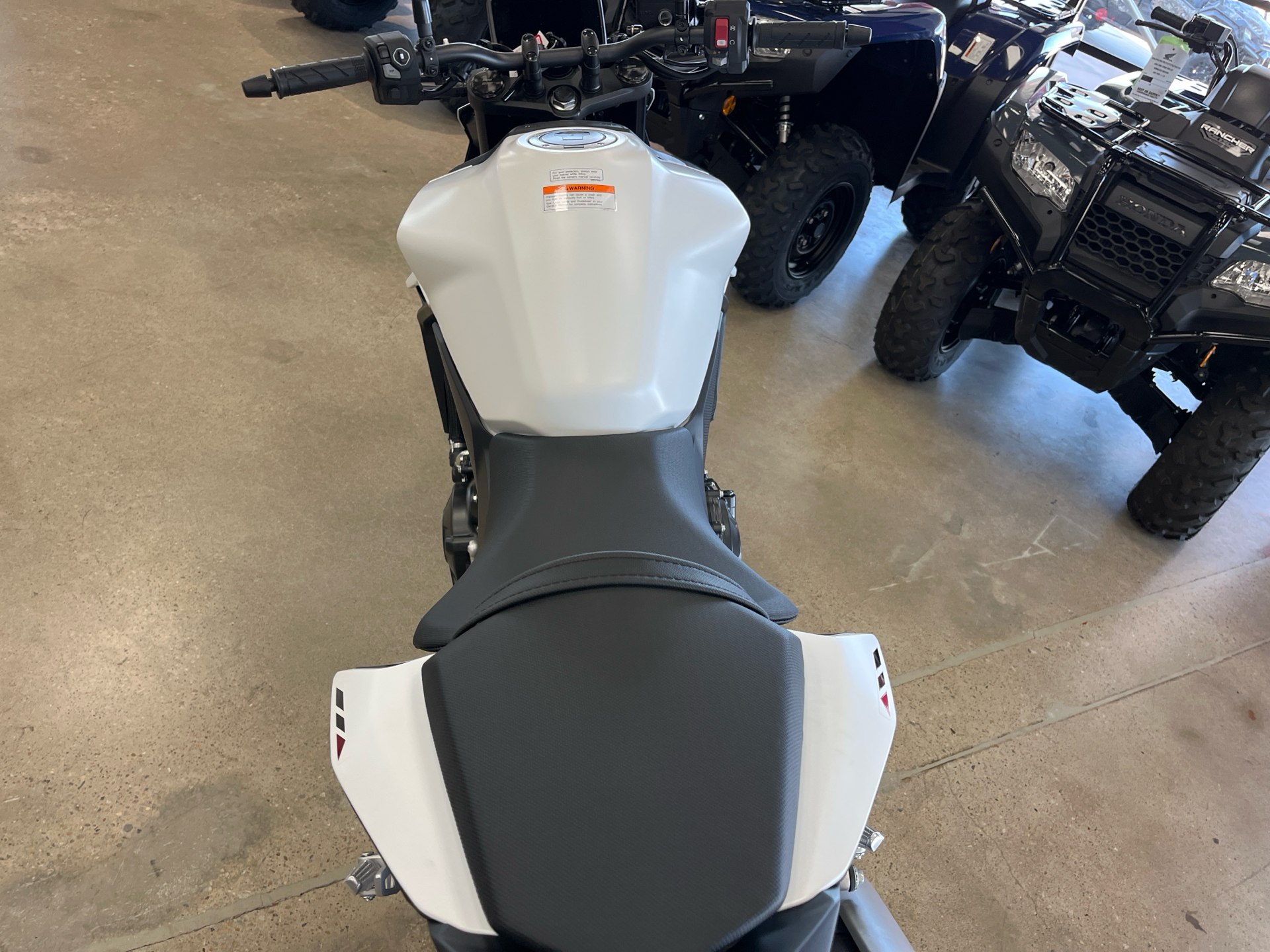 2025 Honda CB750 Hornet in Wichita, Kansas - Photo 12