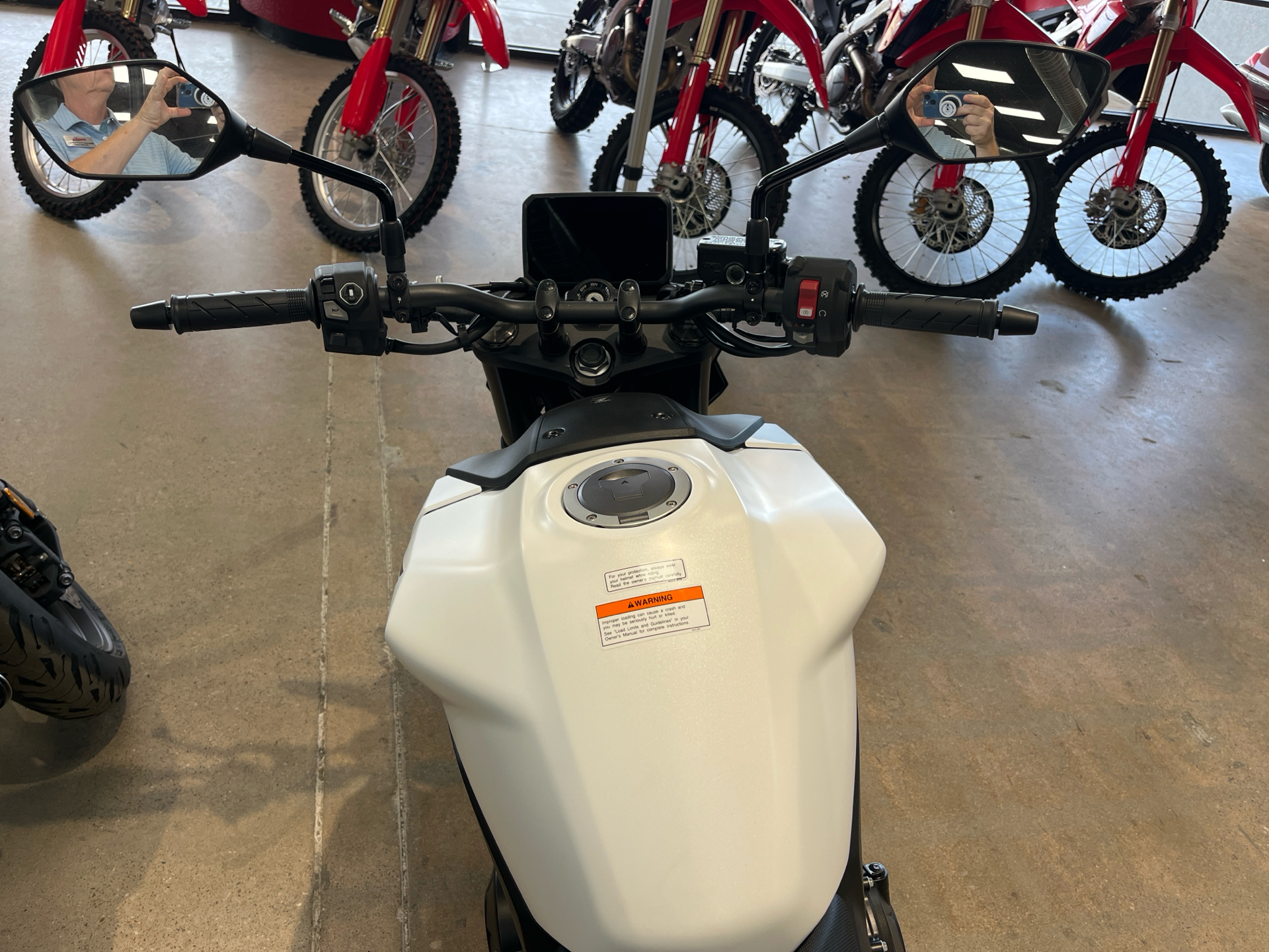 2025 Honda CB750 Hornet in Wichita, Kansas - Photo 5