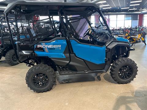 2025 Honda Pioneer 1000-5 Deluxe in Wichita, Kansas - Photo 2