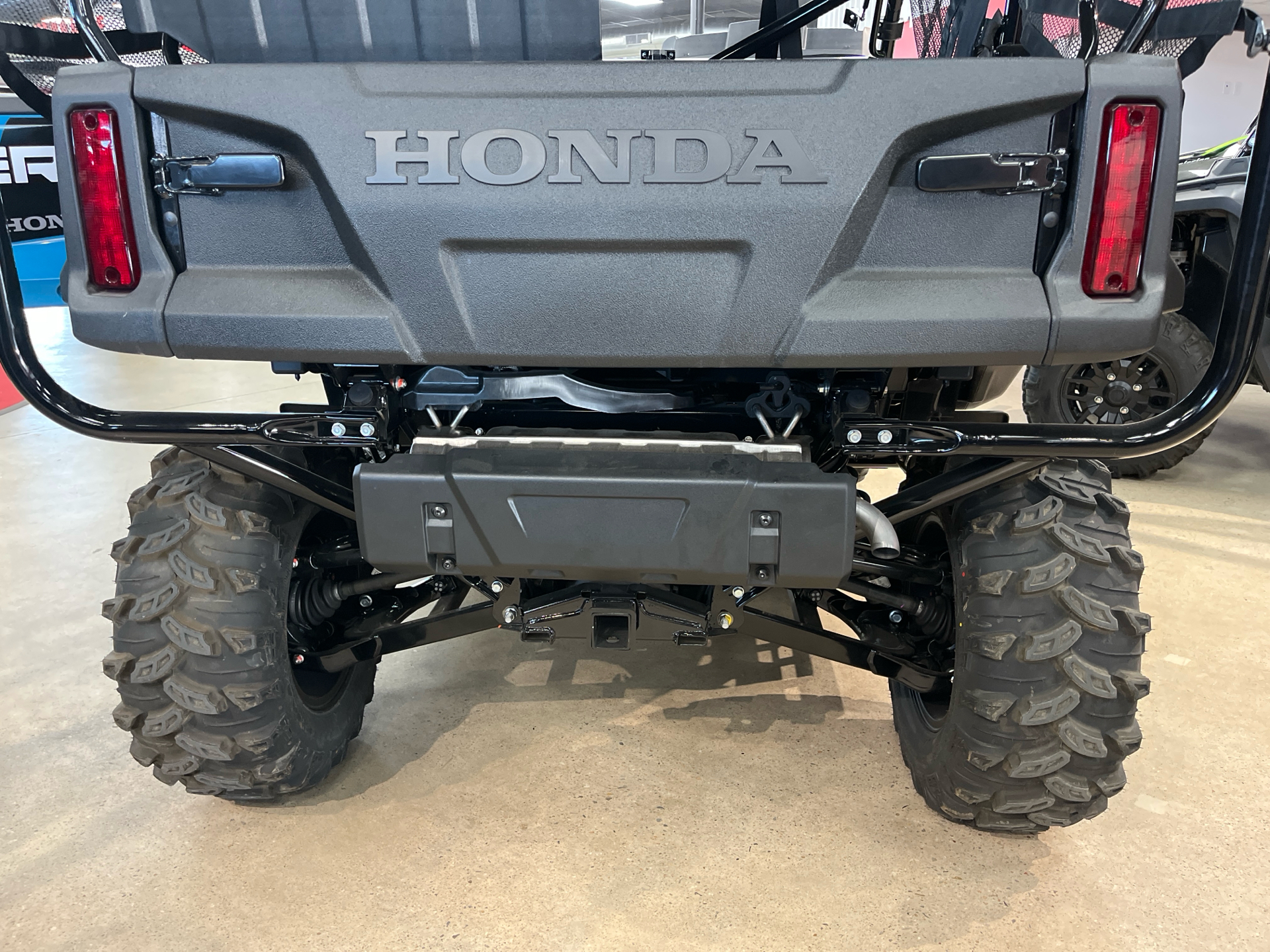 2025 Honda Pioneer 1000-5 Deluxe in Wichita, Kansas - Photo 8
