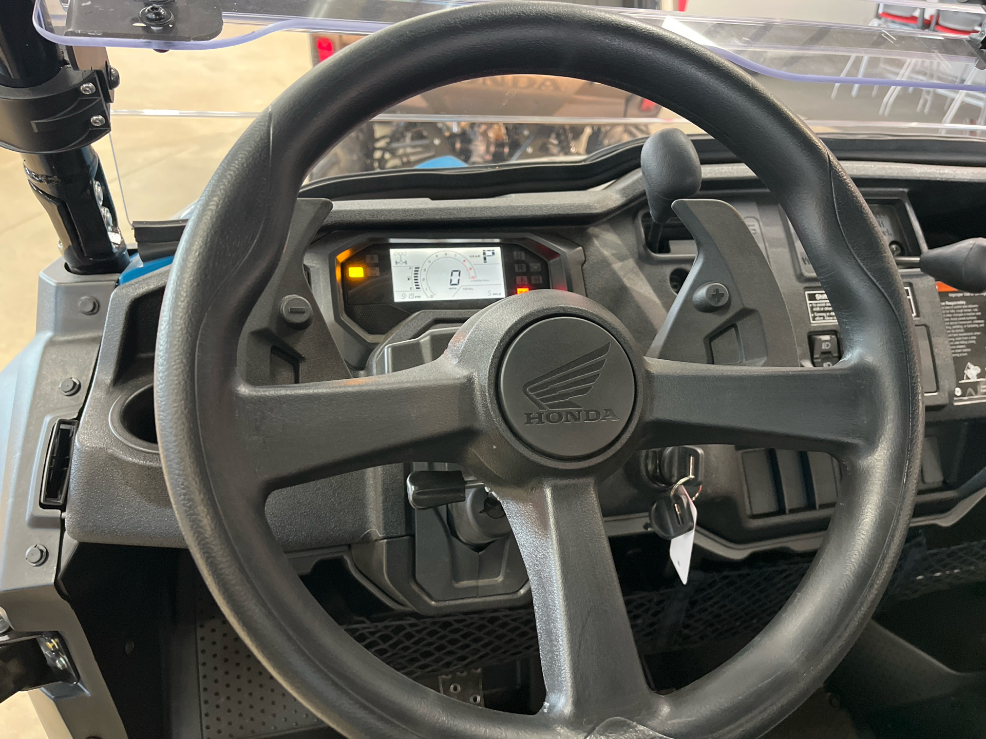 2025 Honda Pioneer 1000-5 Deluxe in Wichita, Kansas - Photo 5