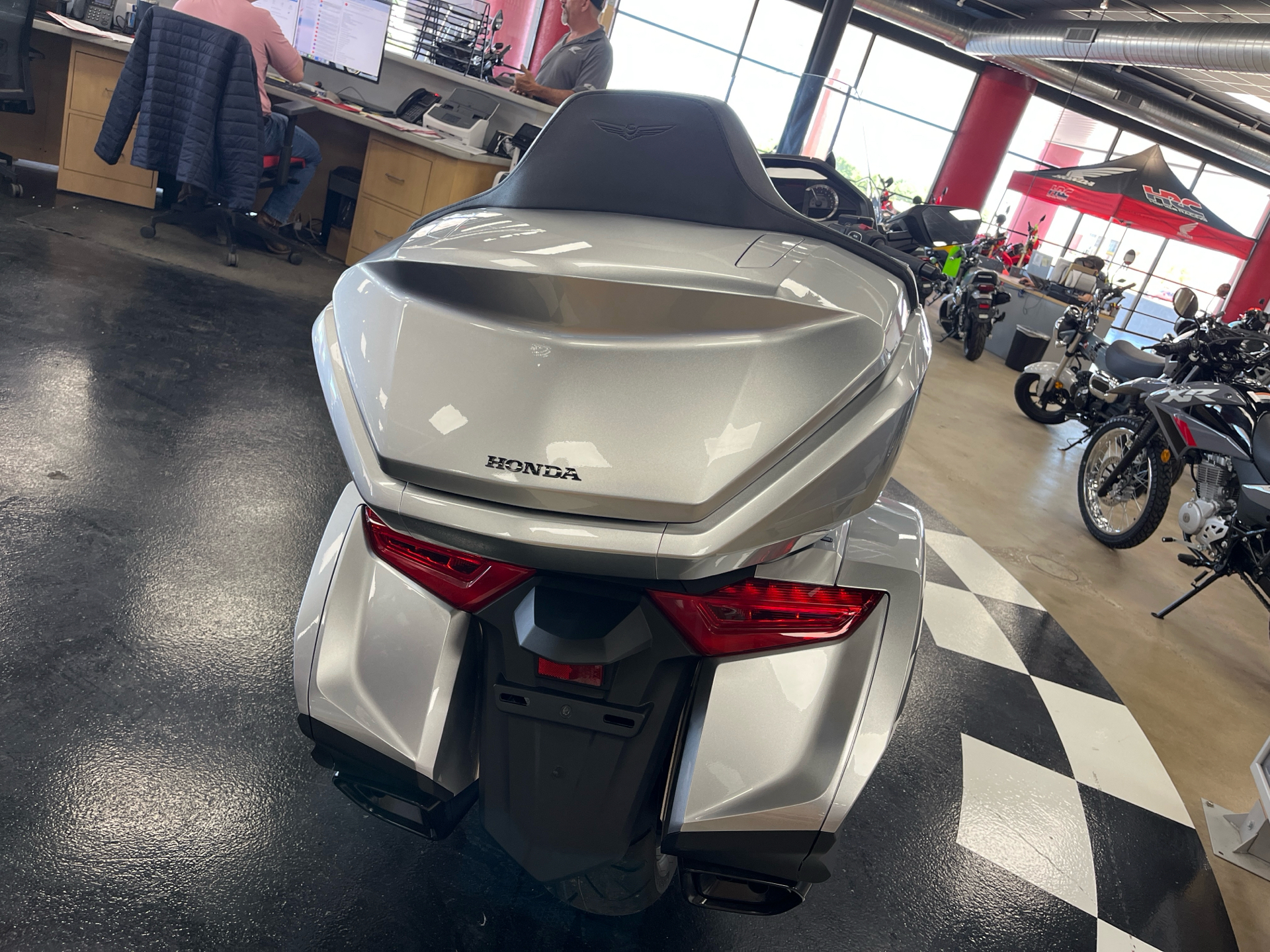2025 Honda Gold Wing Tour Automatic DCT in Wichita, Kansas - Photo 4