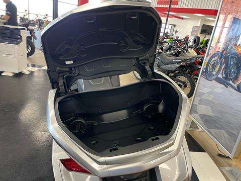 2025 Honda Gold Wing Tour Automatic DCT in Wichita, Kansas - Photo 13