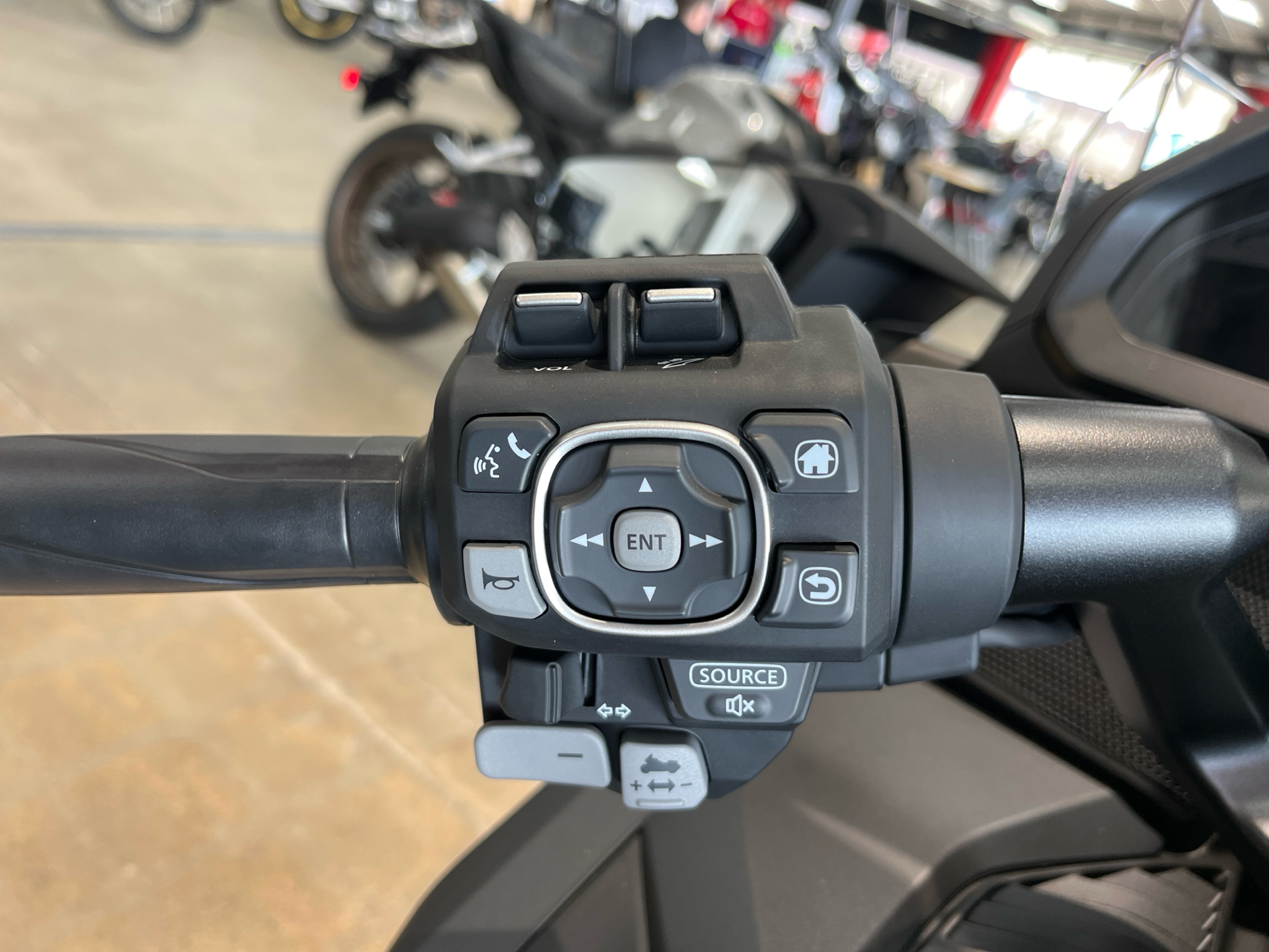 2025 Honda Gold Wing DCT 50th Anniversary in Wichita, Kansas - Photo 6