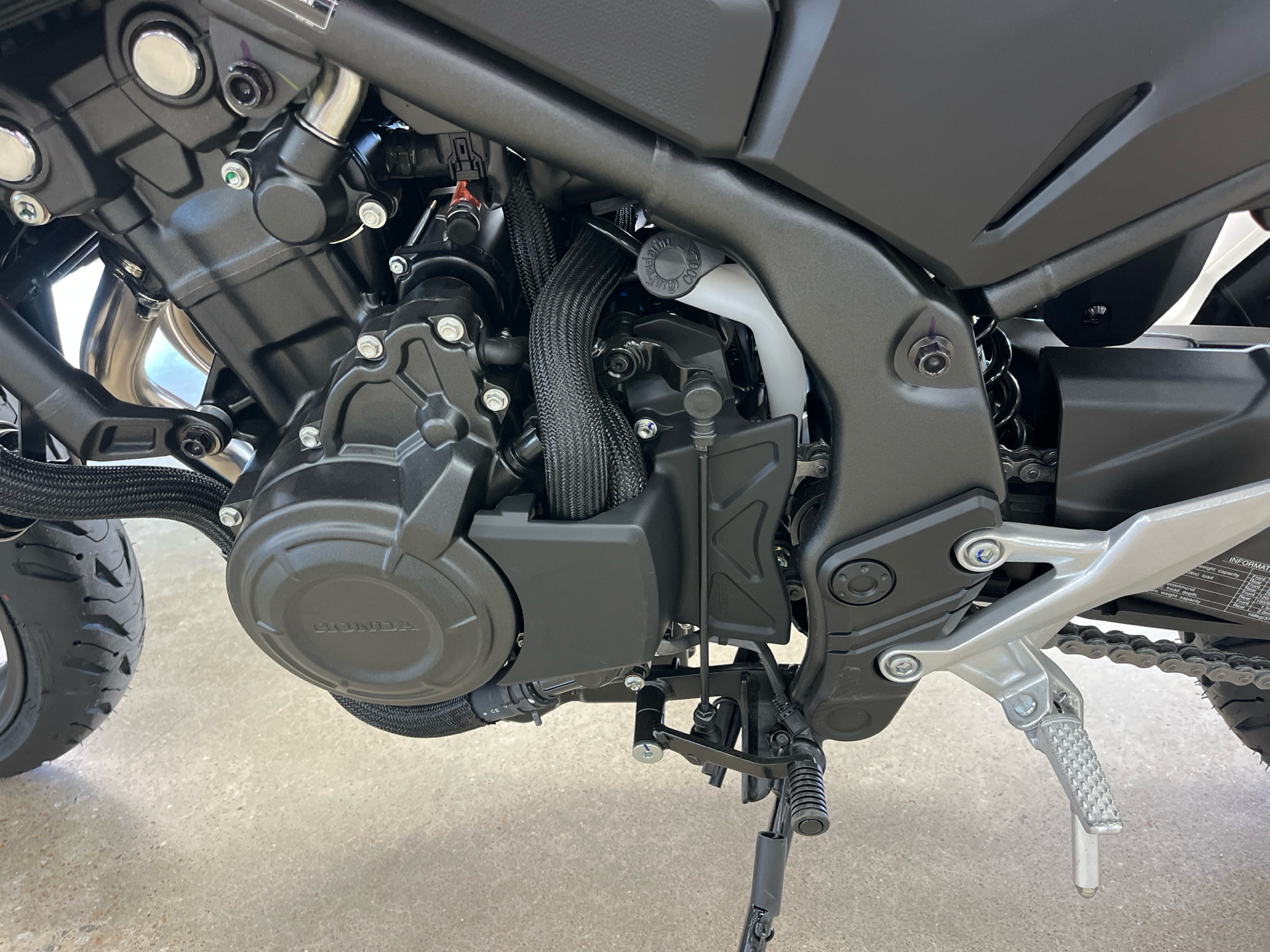 2025 Honda CB500F ABS in Wichita, Kansas - Photo 9