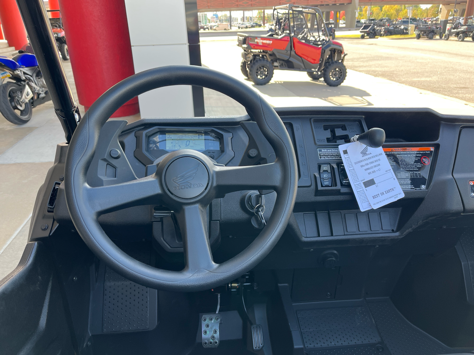 2025 Honda Pioneer 1000 in Wichita, Kansas - Photo 6