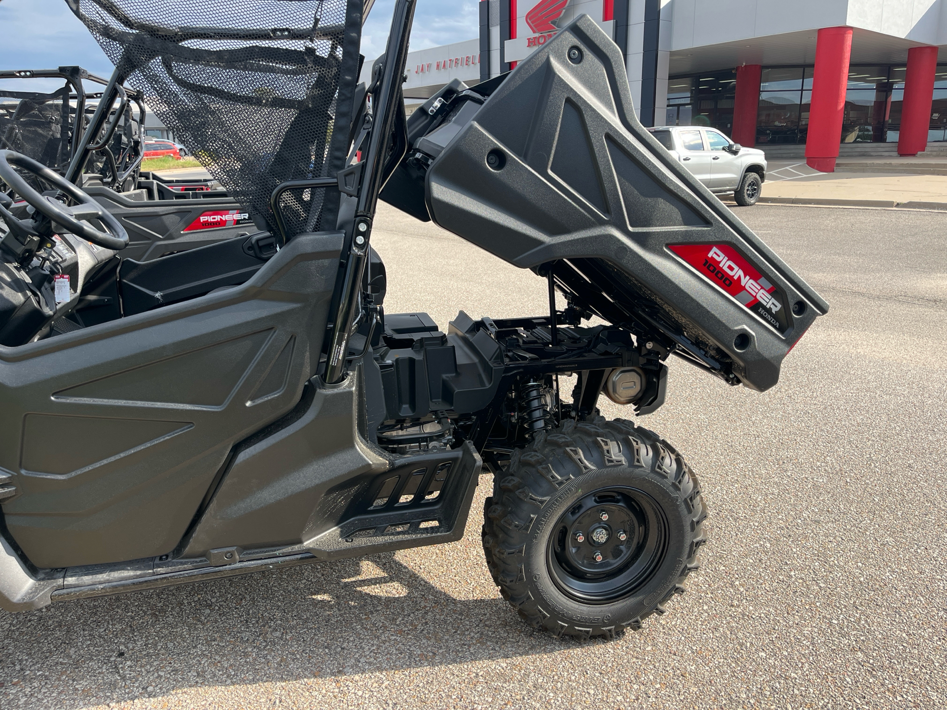 2025 Honda Pioneer 1000 in Wichita, Kansas - Photo 4