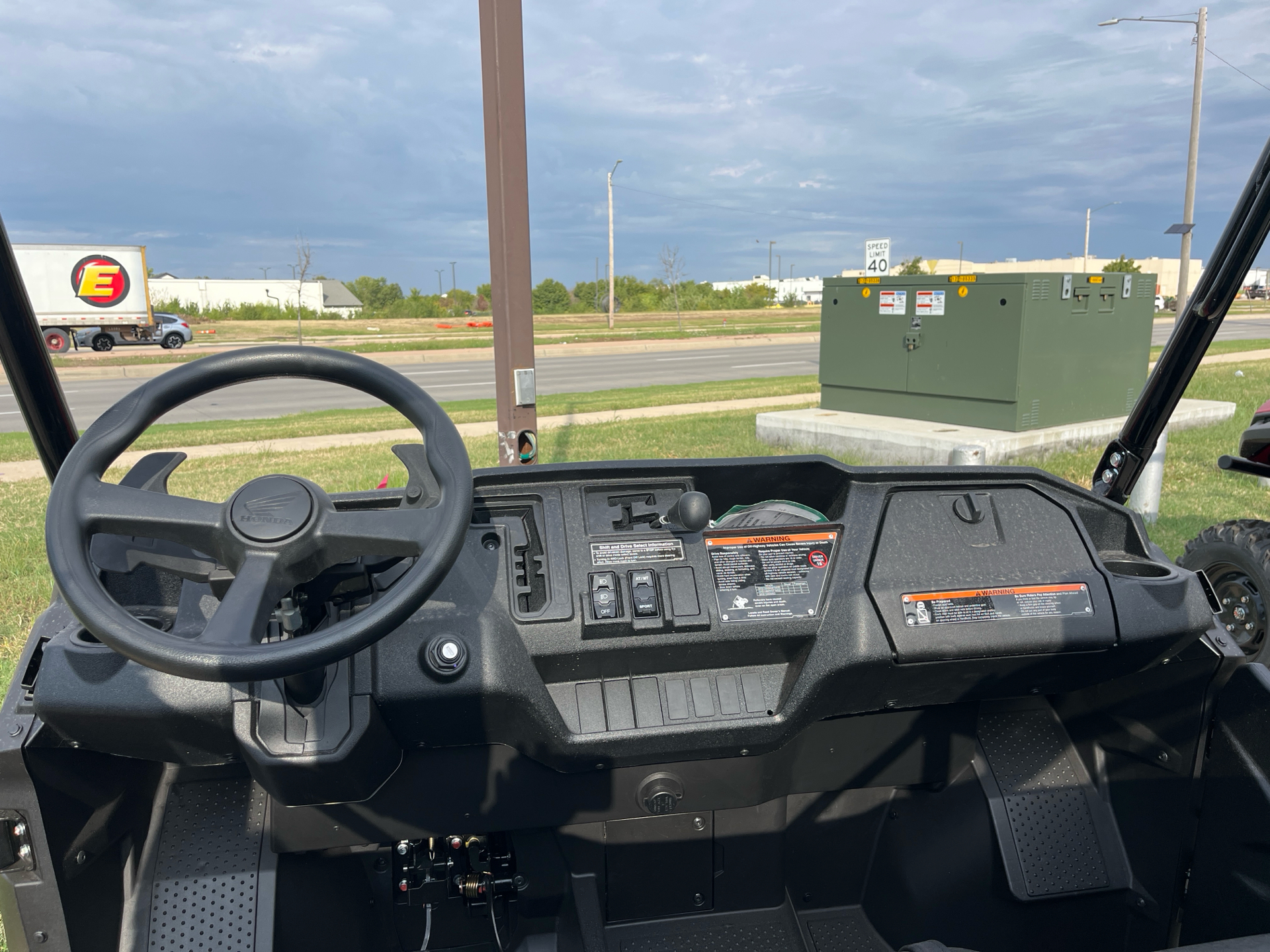 2025 Honda Pioneer 1000 in Wichita, Kansas - Photo 6