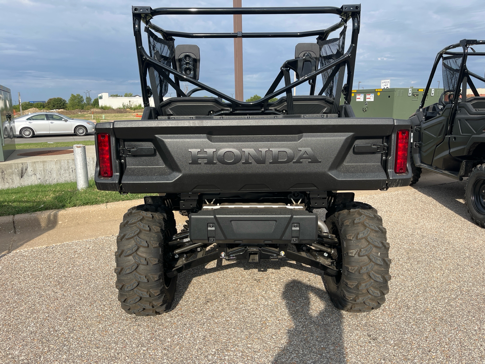 2025 Honda Pioneer 1000 in Wichita, Kansas - Photo 8