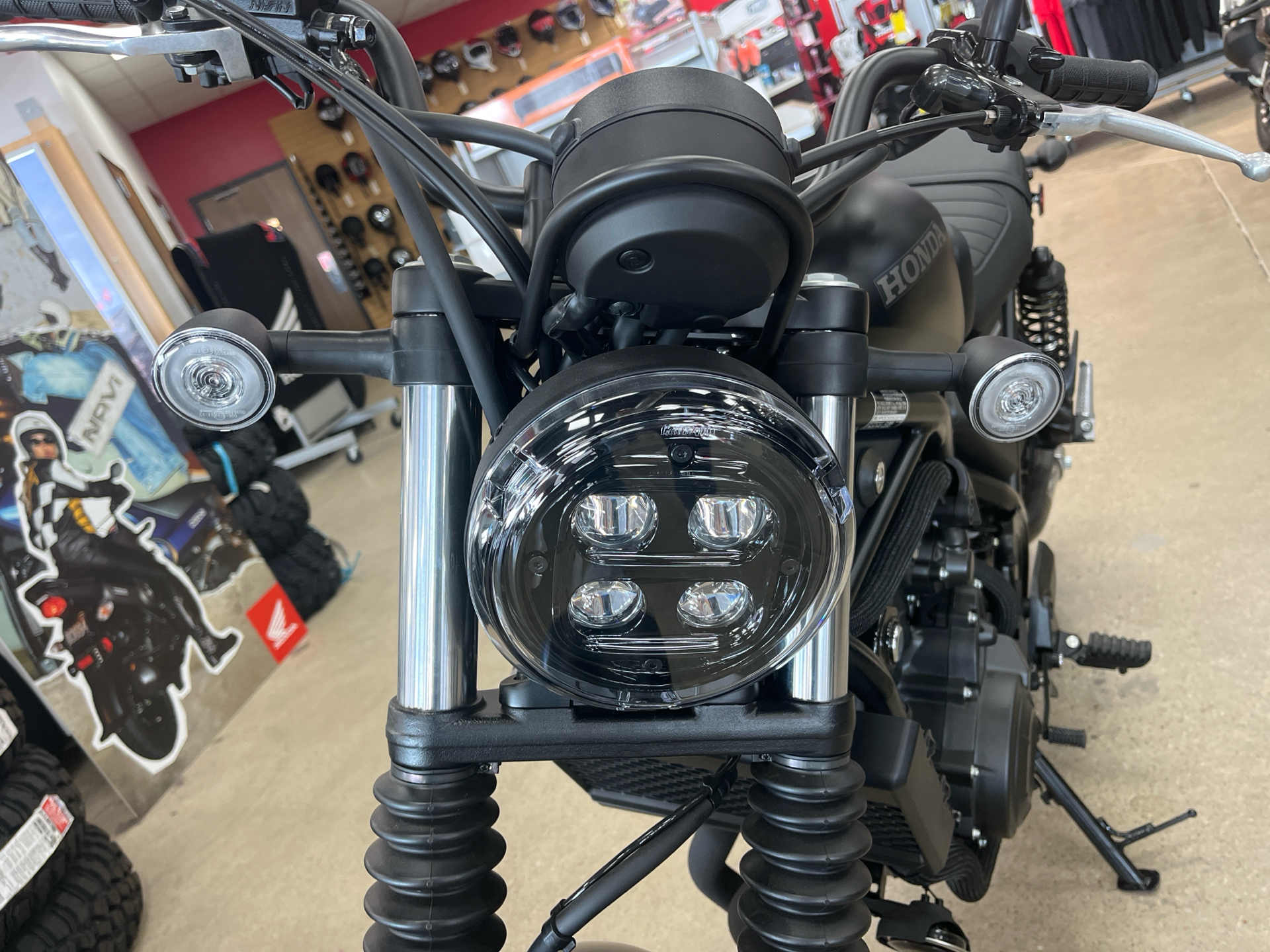 2025 Honda CB650R E-Clutch in Wichita, Kansas - Photo 2