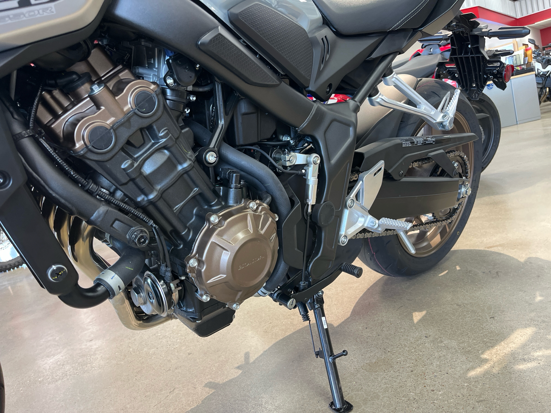 2025 Honda CB650R E-Clutch in Wichita, Kansas - Photo 6