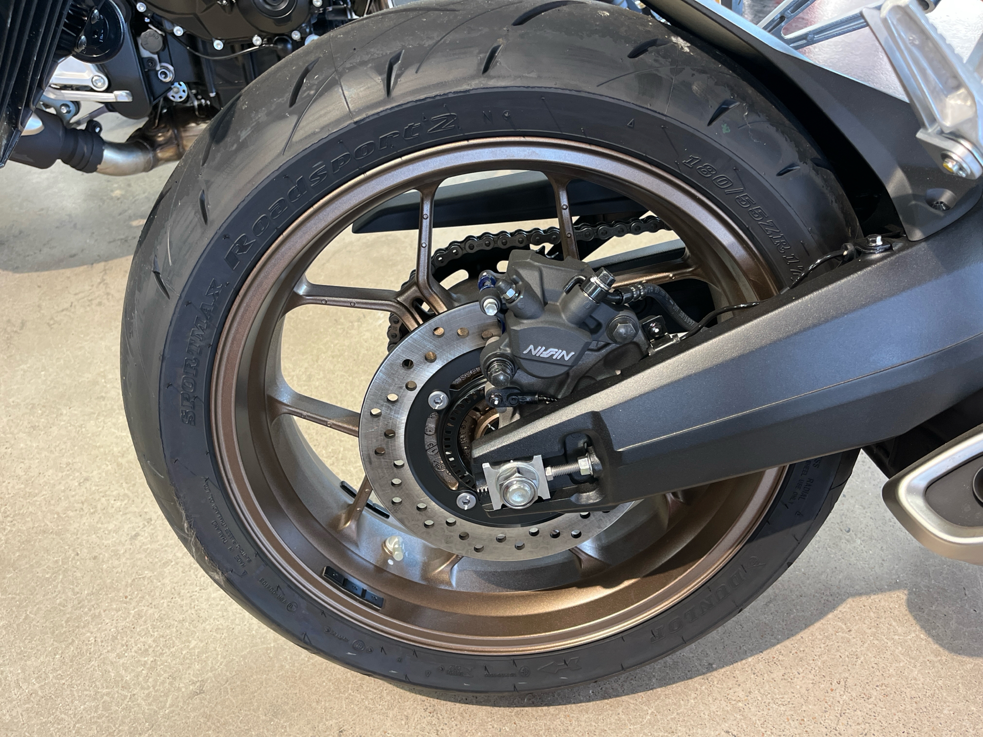 2025 Honda CB650R E-Clutch in Wichita, Kansas - Photo 8
