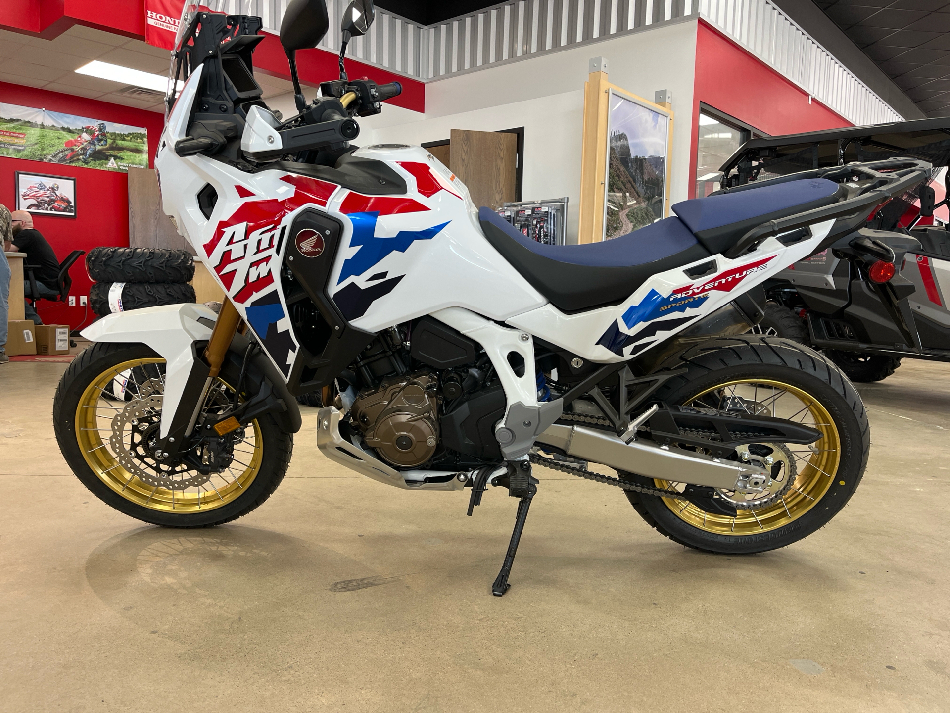 2025 Honda Africa Twin Adventure Sports ES DCT in Wichita, Kansas - Photo 2