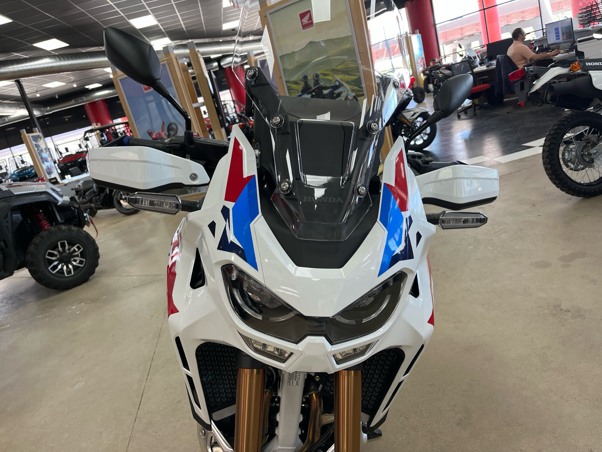 2025 Honda Africa Twin Adventure Sports ES DCT in Wichita, Kansas - Photo 4