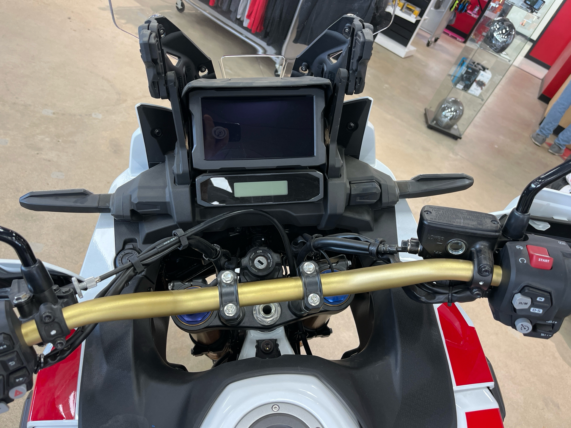 2025 Honda Africa Twin Adventure Sports ES DCT in Wichita, Kansas - Photo 10