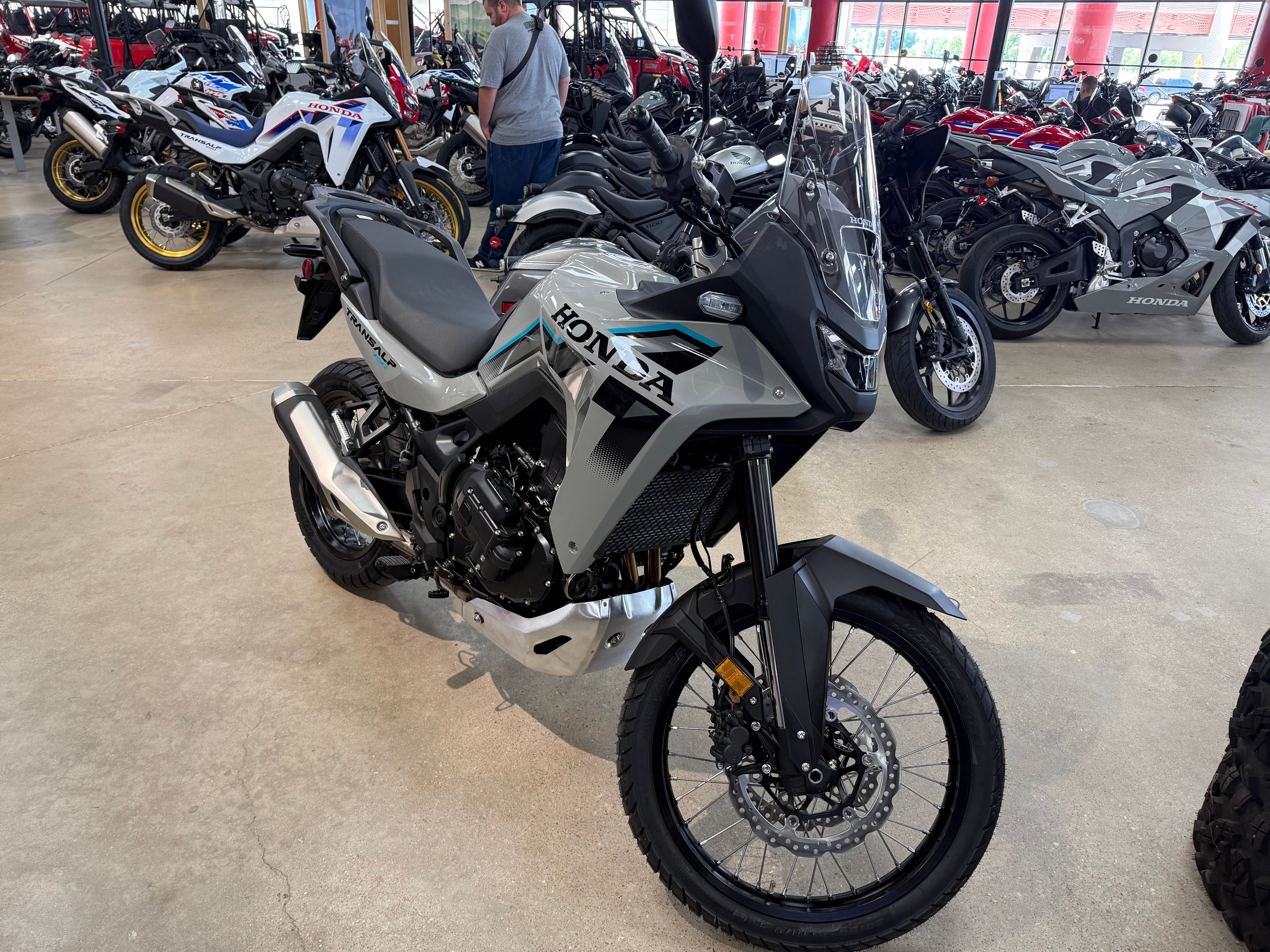2026 Honda Transalp E-Clutch 3
