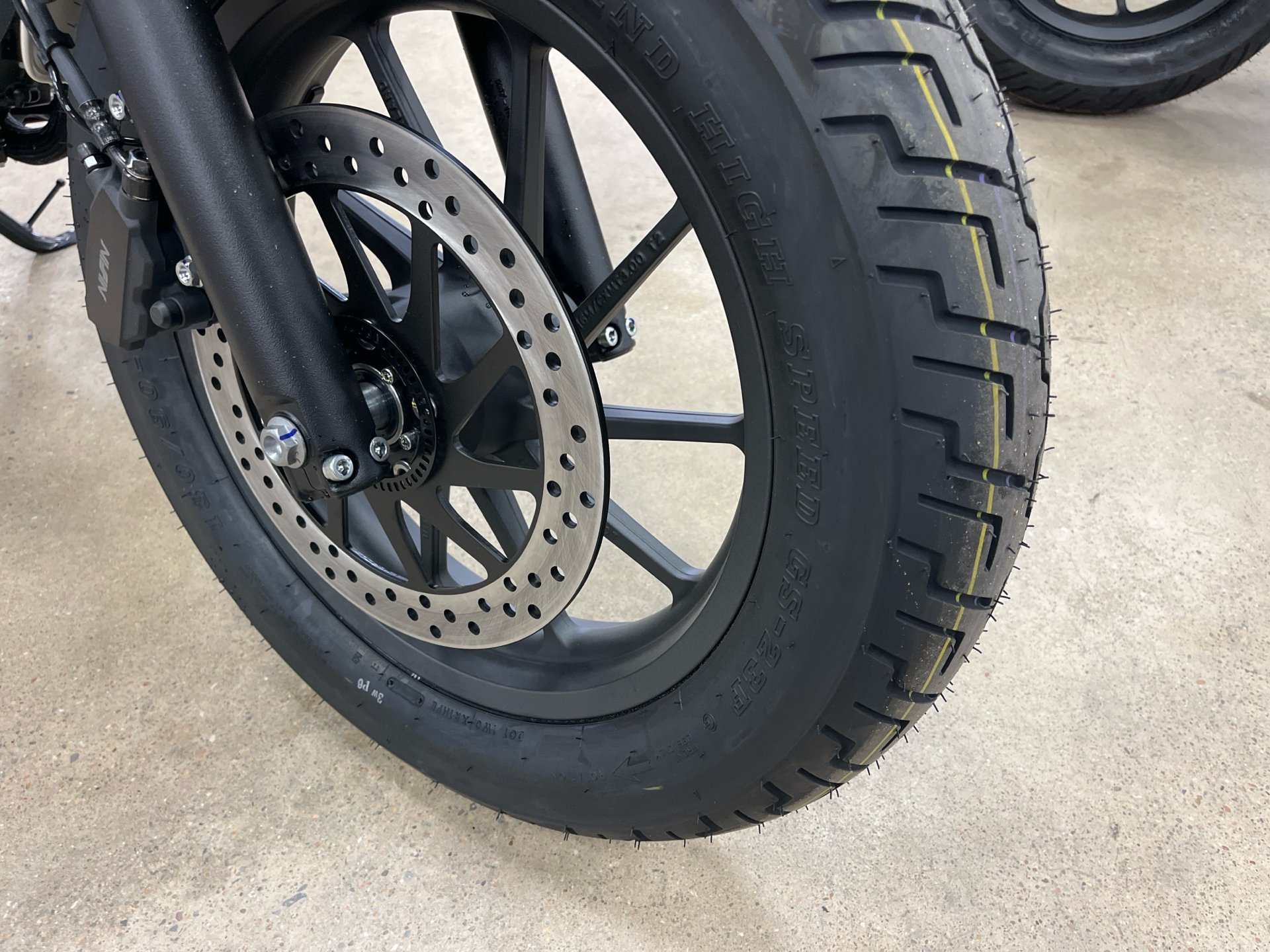 2025 Honda Rebel 500 ABS in Wichita, Kansas - Photo 10