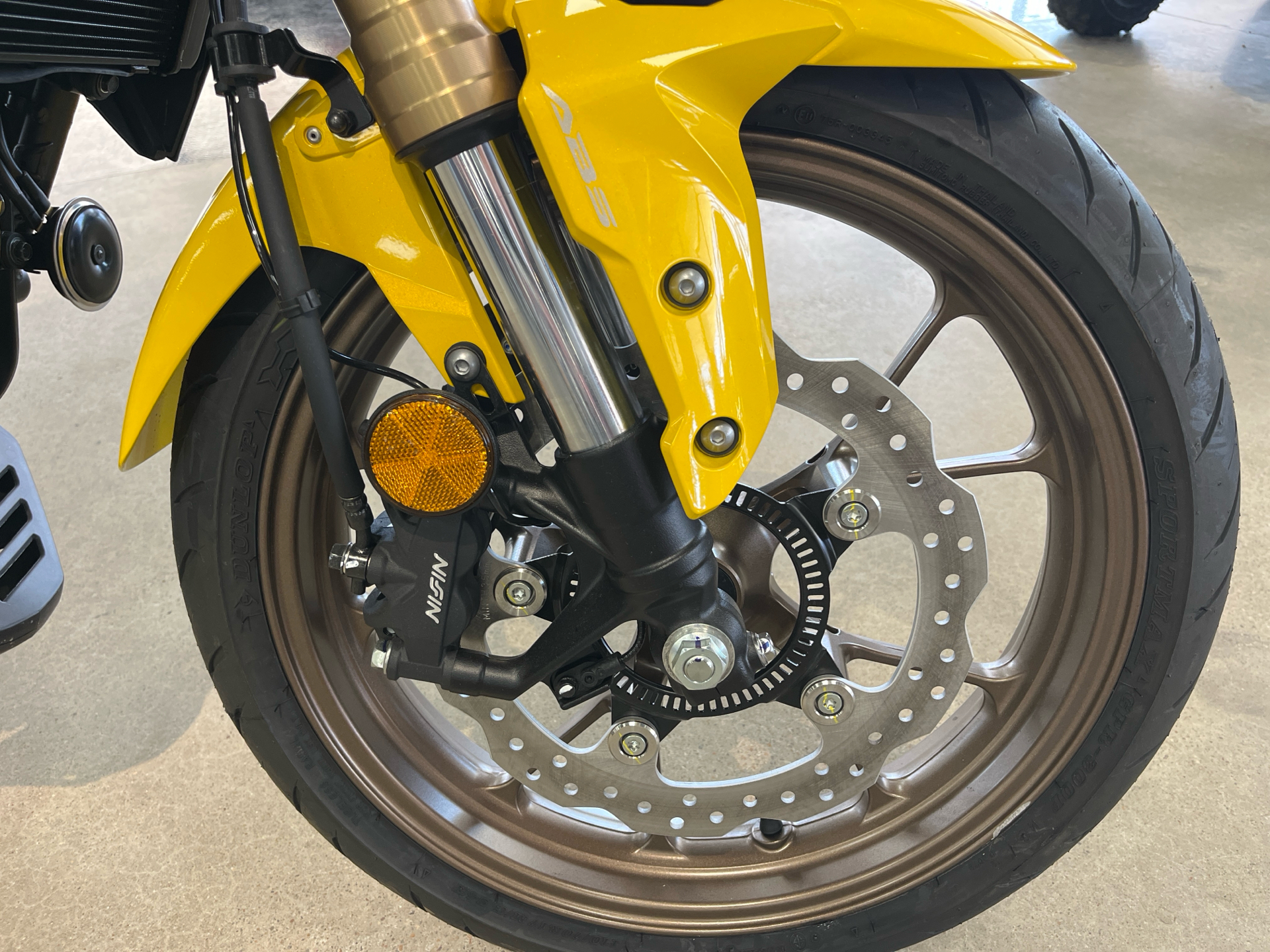 2025 Honda CB300R ABS in Wichita, Kansas - Photo 5