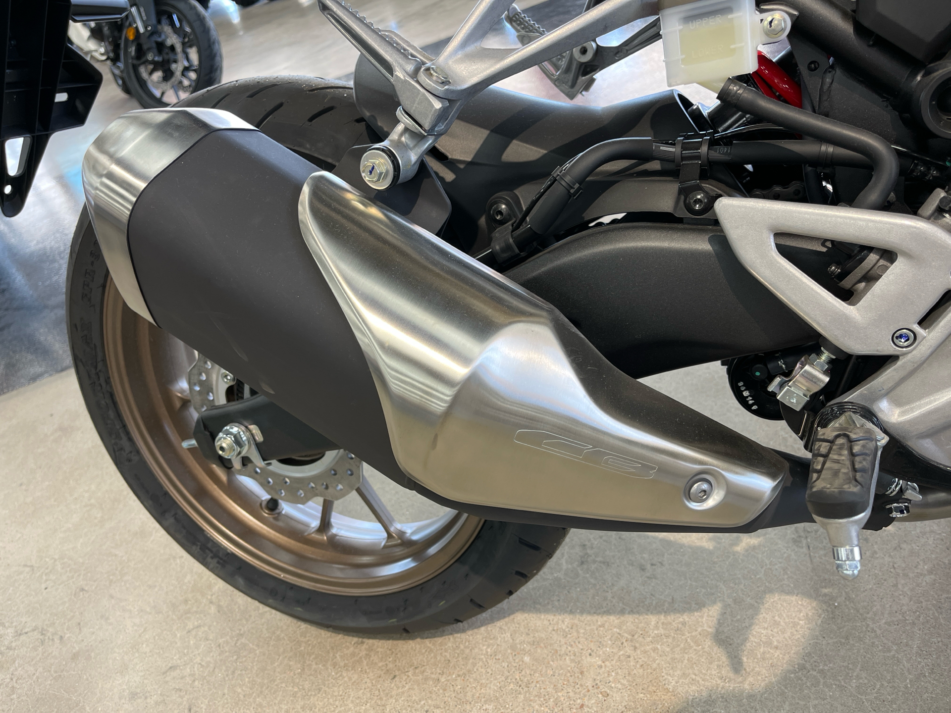 2025 Honda CB300R ABS in Wichita, Kansas - Photo 11