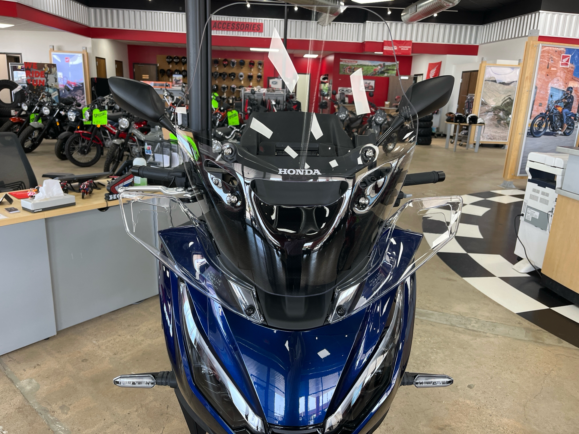 2025 Honda NT1100 DCT in Wichita, Kansas - Photo 2