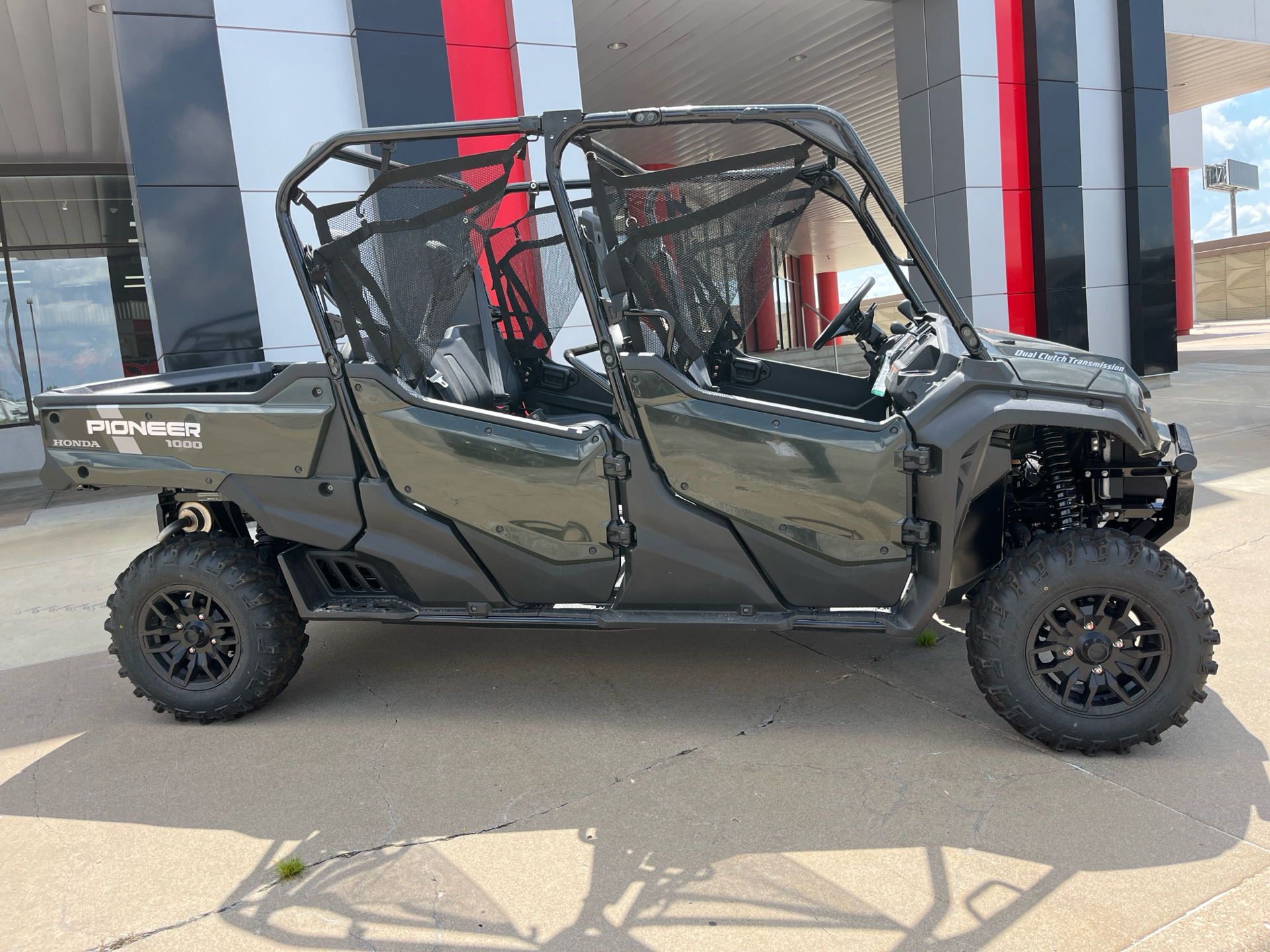 2025 Honda Pioneer 1000-6 Deluxe Crew in Wichita, Kansas - Photo 1