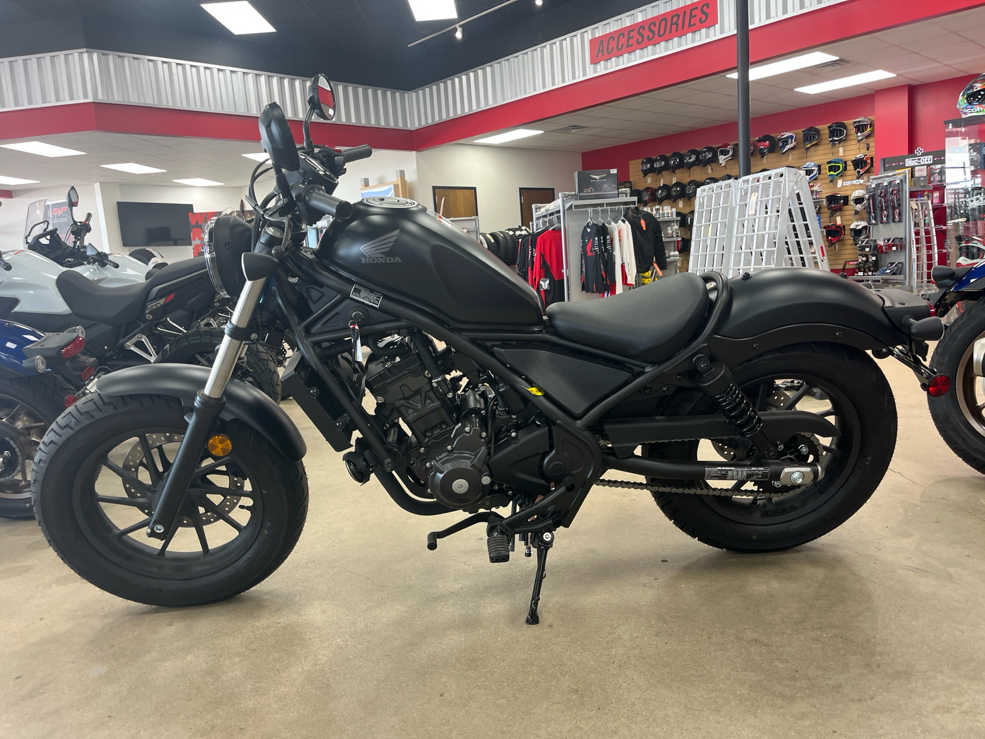 2025 Honda Rebel 300 in Wichita, Kansas - Photo 3