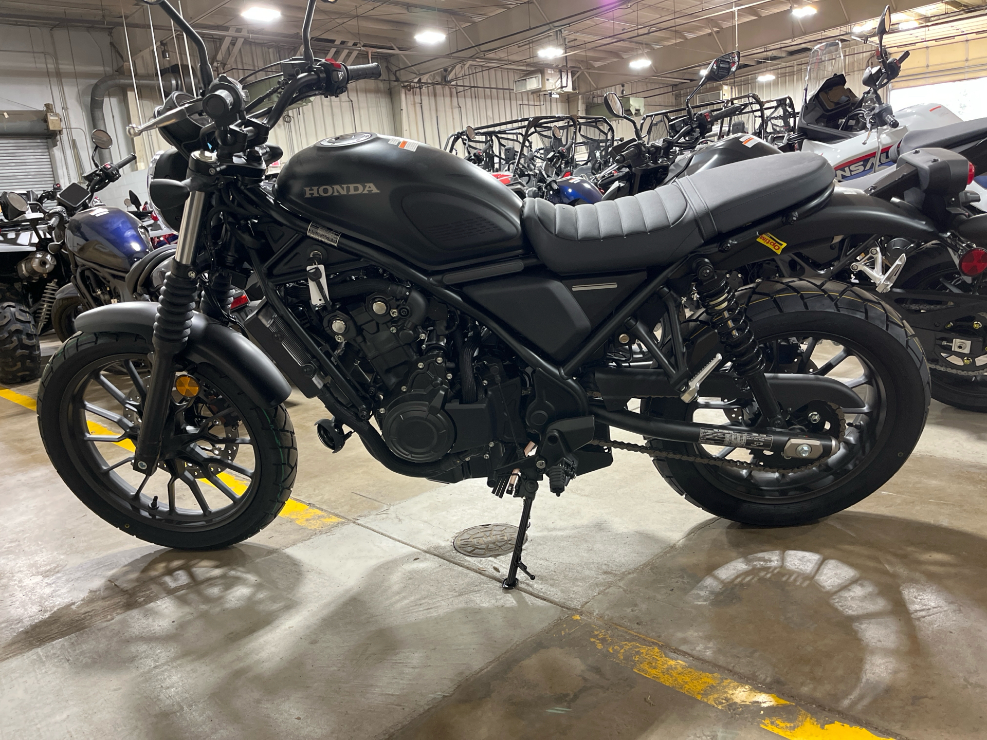 2025 Honda SCL500 in Wichita, Kansas - Photo 4