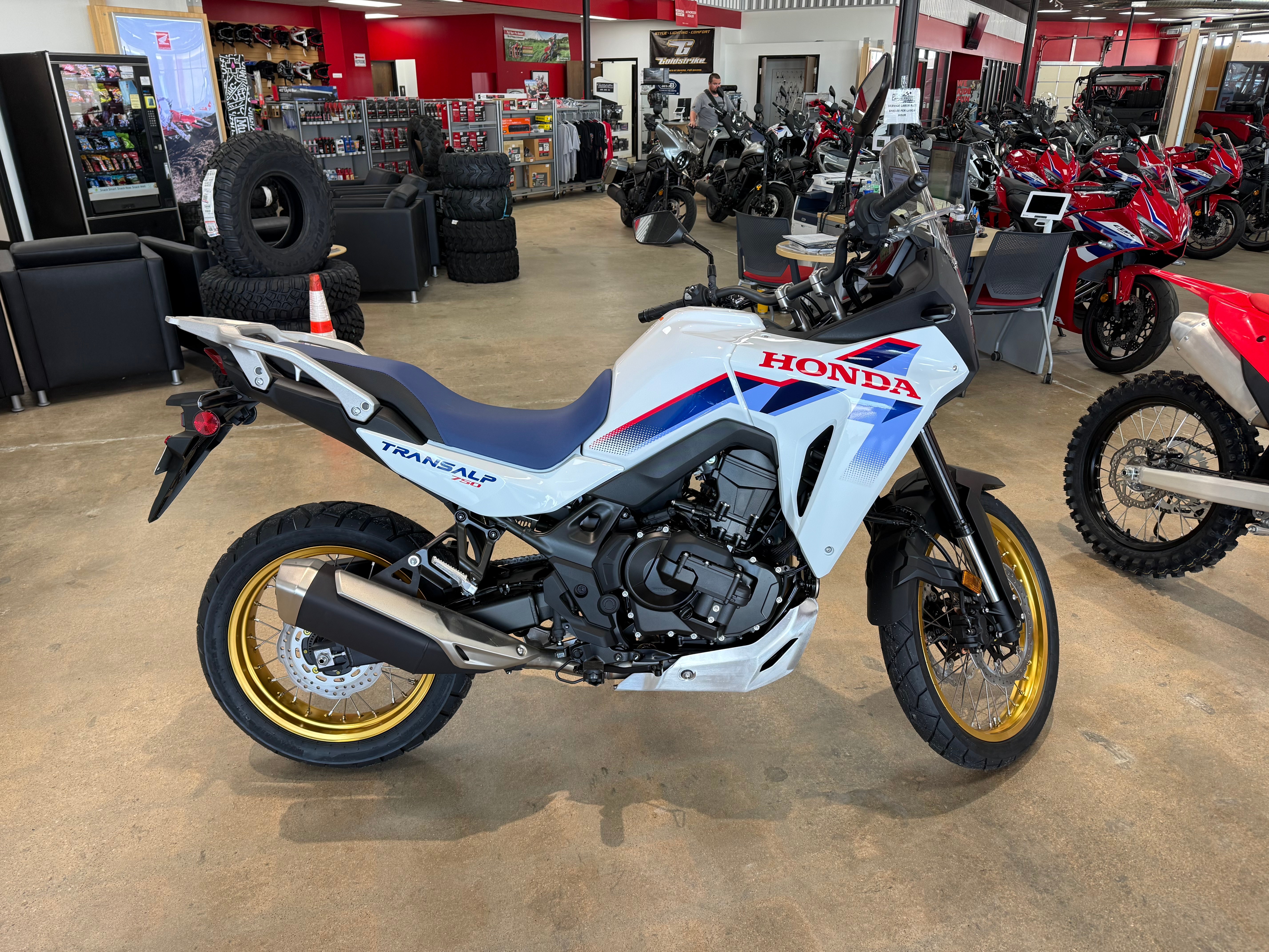 2026 Honda Transalp E-Clutch 1