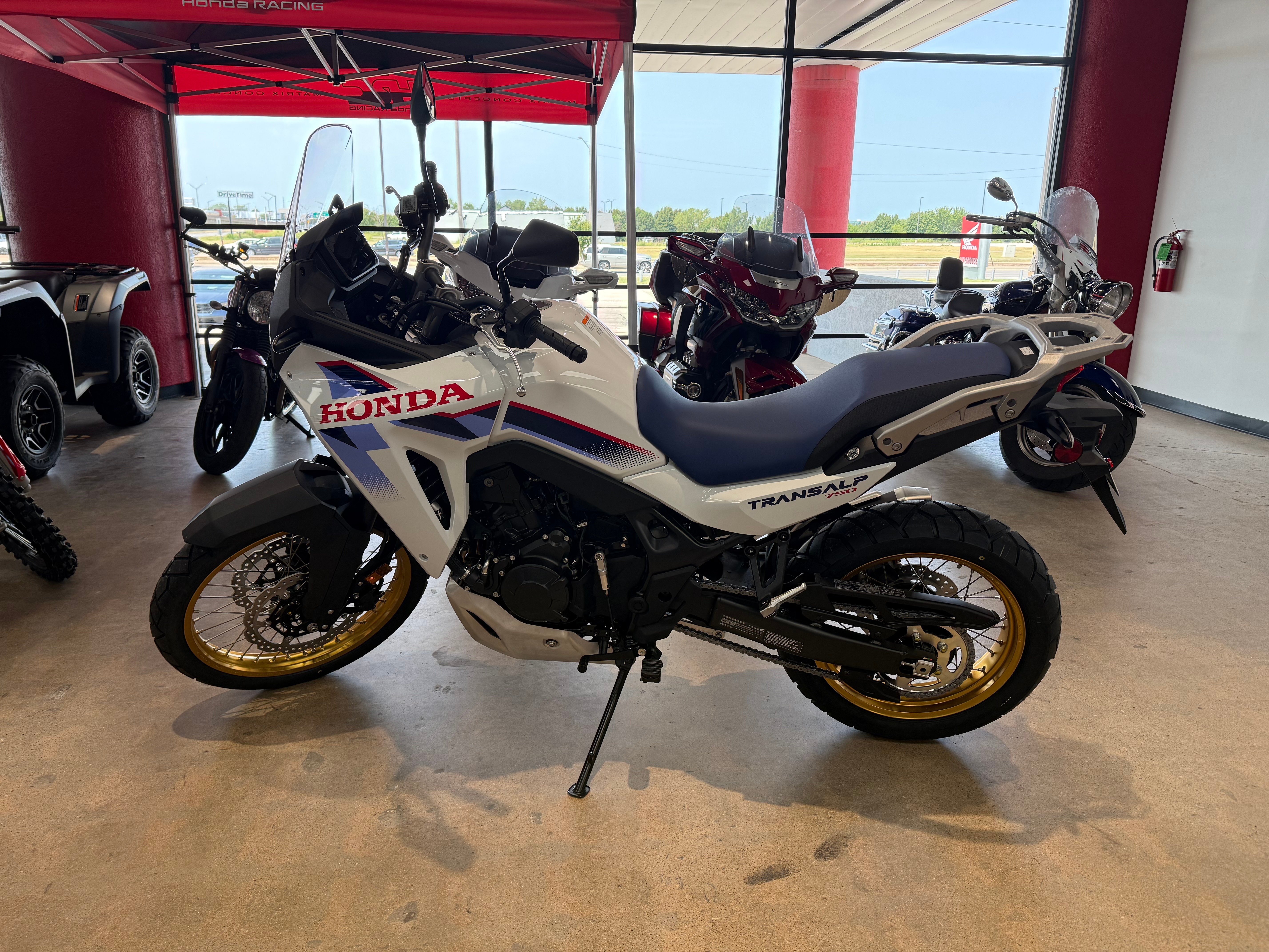 2026 Honda Transalp E-Clutch 4