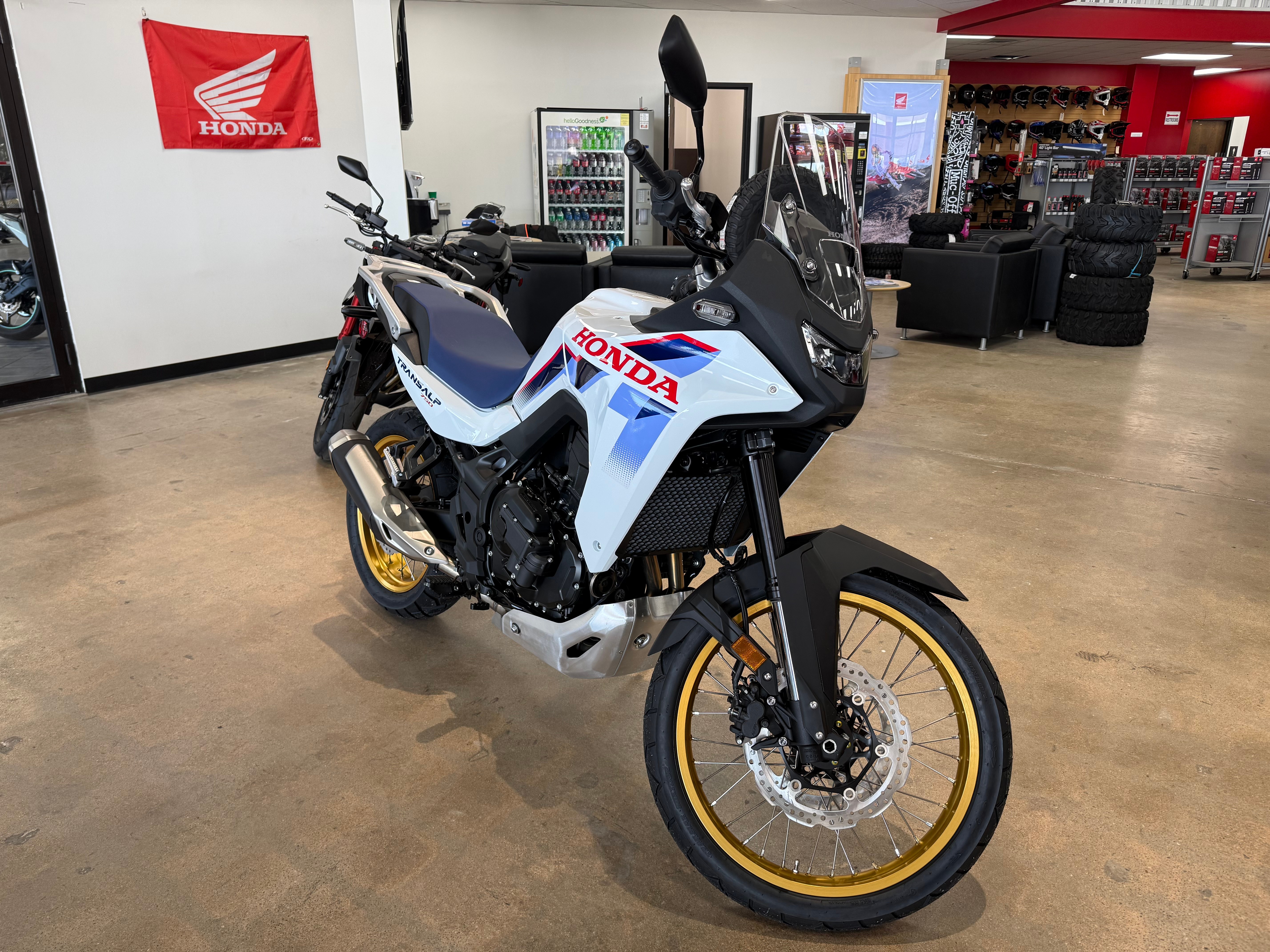 2026 Honda Transalp E-Clutch 6