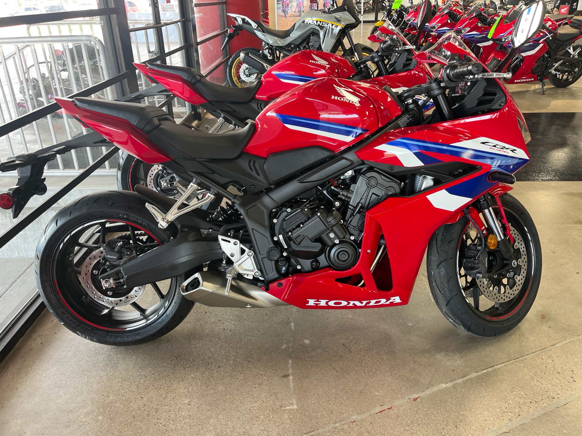 2025 Honda CBR650R E-Clutch in Wichita, Kansas - Photo 1