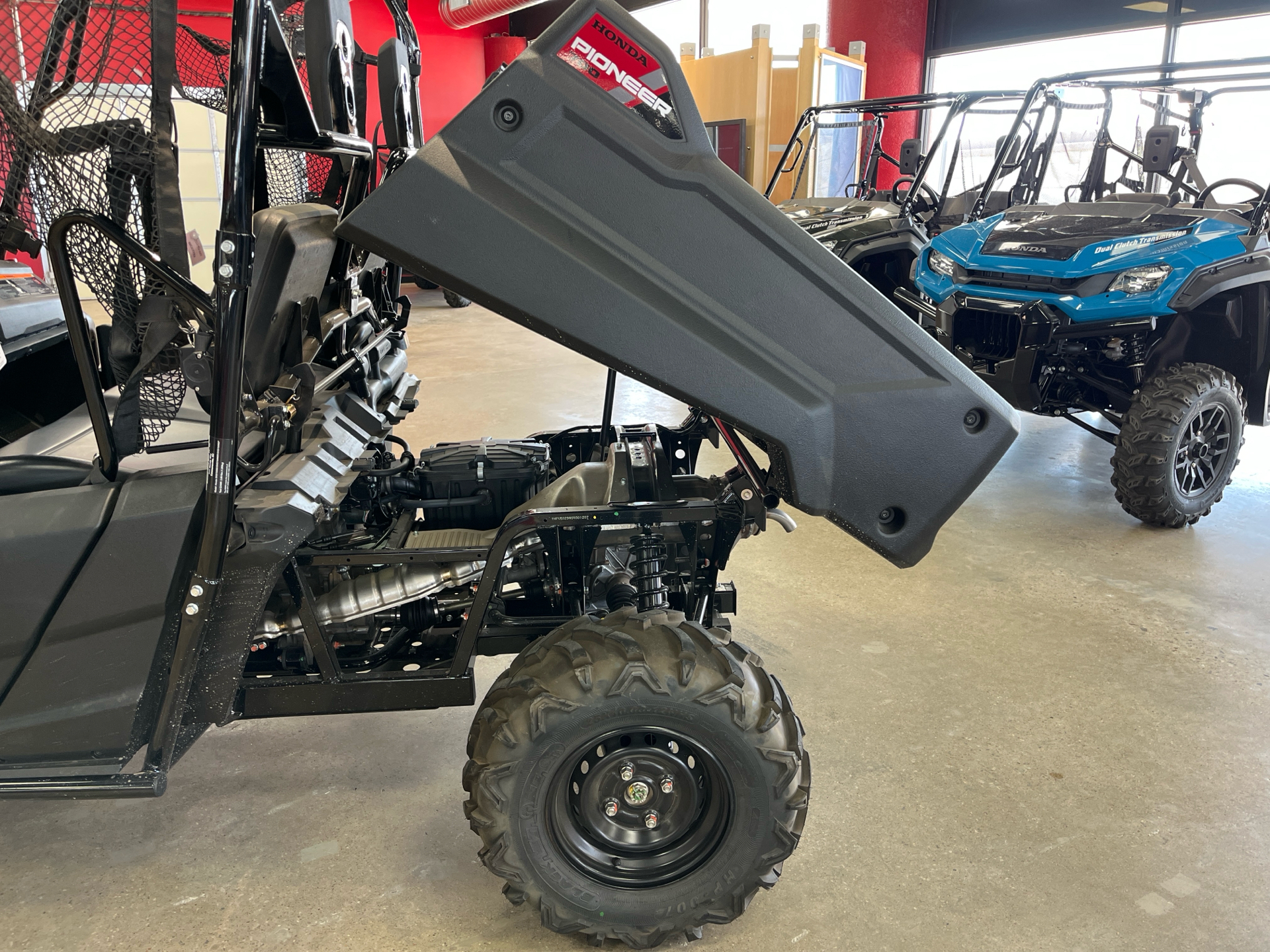 2025 Honda Pioneer 700 in Wichita, Kansas - Photo 6