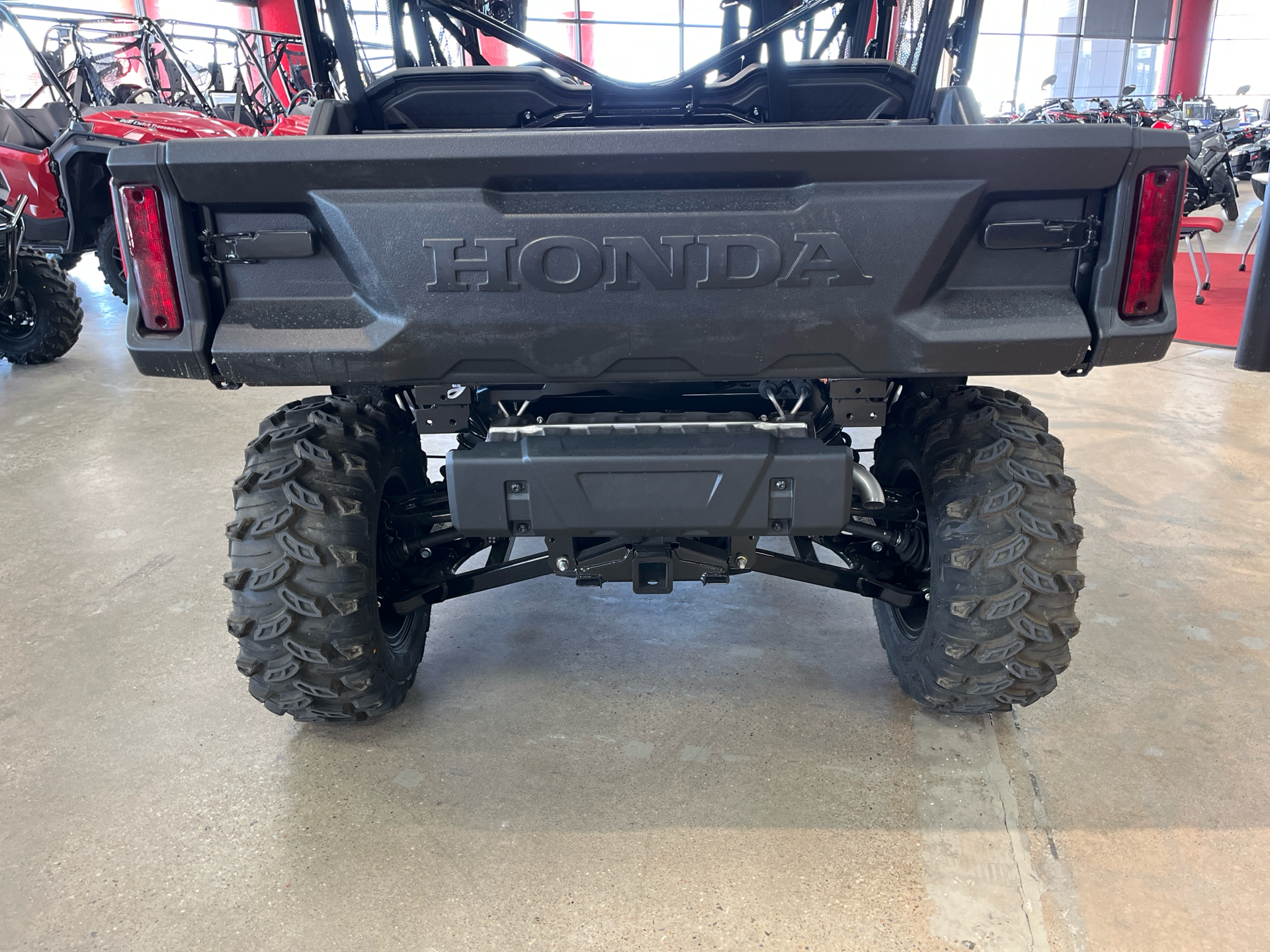 2025 Honda Pioneer 1000-6 Deluxe Crew in Wichita, Kansas - Photo 4