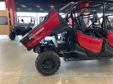 2025 Honda Pioneer 1000-6 Deluxe Crew in Wichita, Kansas - Photo 6