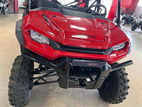 2025 Honda Pioneer 1000-6 Deluxe Crew in Wichita, Kansas - Photo 2