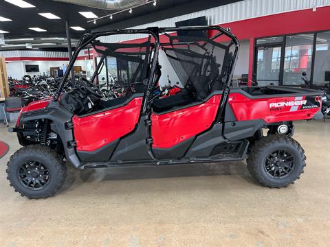 2025 Honda Pioneer 1000-6 Deluxe Crew in Wichita, Kansas - Photo 3
