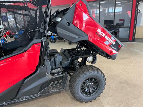 2025 Honda Pioneer 1000-6 Deluxe Crew in Wichita, Kansas - Photo 5