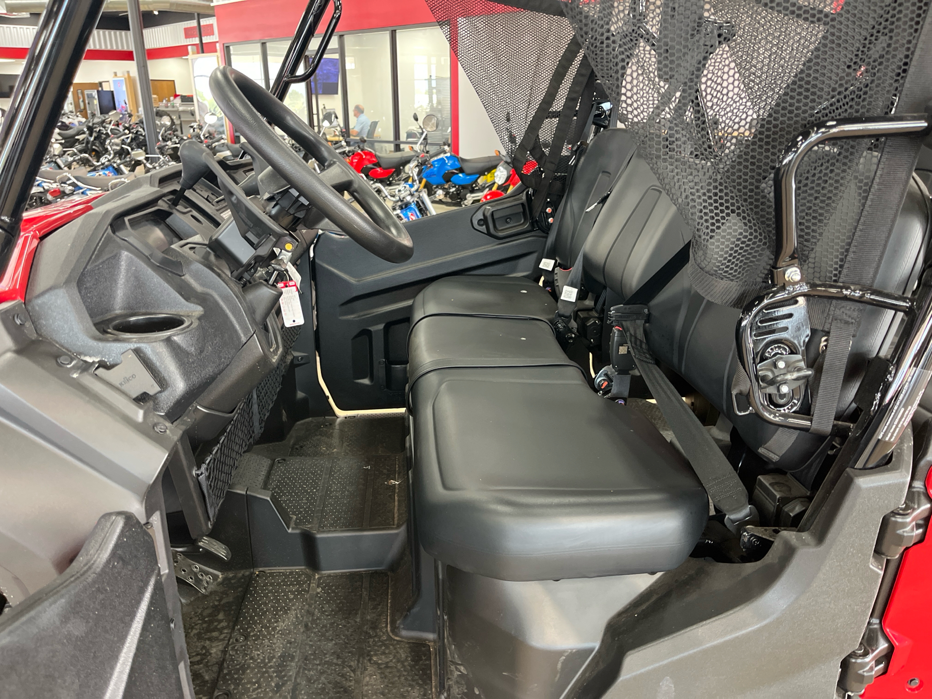 2025 Honda Pioneer 1000-6 Deluxe Crew in Wichita, Kansas - Photo 6