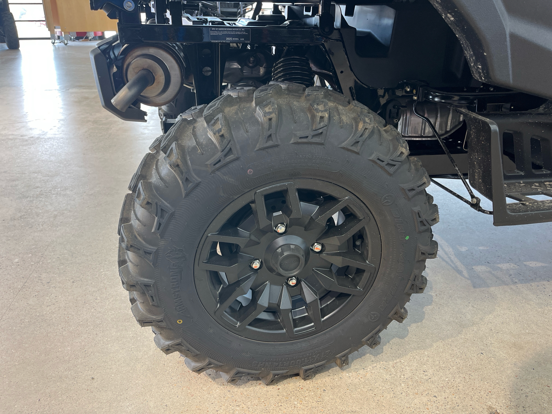 2025 Honda Pioneer 1000-6 Deluxe Crew in Wichita, Kansas - Photo 10