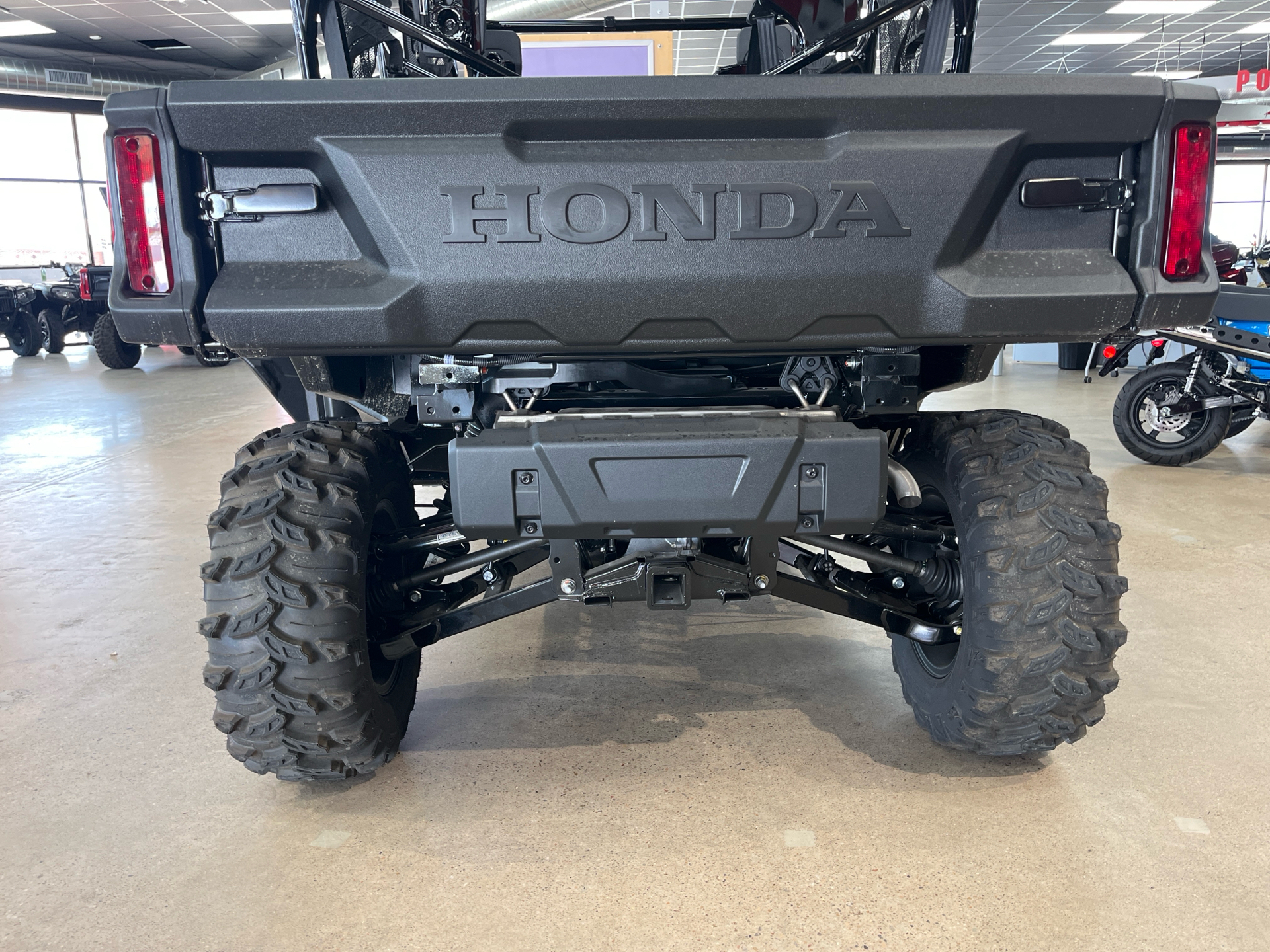 2025 Honda Pioneer 1000-6 Deluxe Crew in Wichita, Kansas - Photo 11