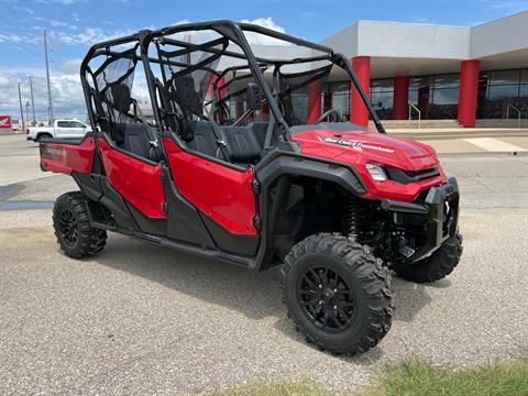 2025 Honda Pioneer 1000-6 Deluxe Crew in Wichita, Kansas - Photo 3