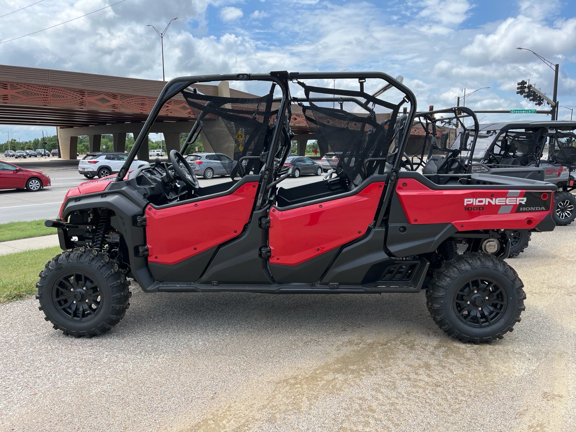 2025 Honda Pioneer 1000-6 Deluxe Crew in Wichita, Kansas - Photo 1