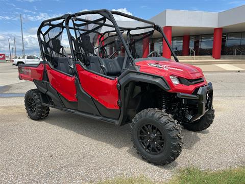 2025 Honda Pioneer 1000-6 Deluxe Crew in Wichita, Kansas - Photo 3
