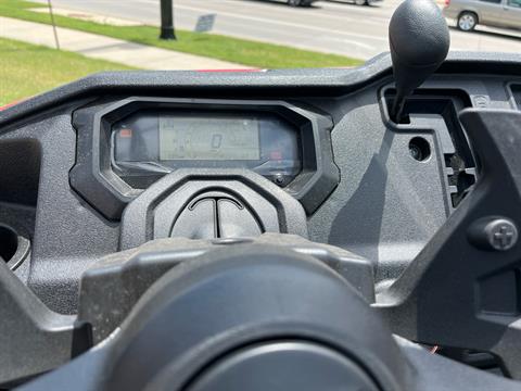 2025 Honda Pioneer 1000-6 Deluxe Crew in Wichita, Kansas - Photo 7