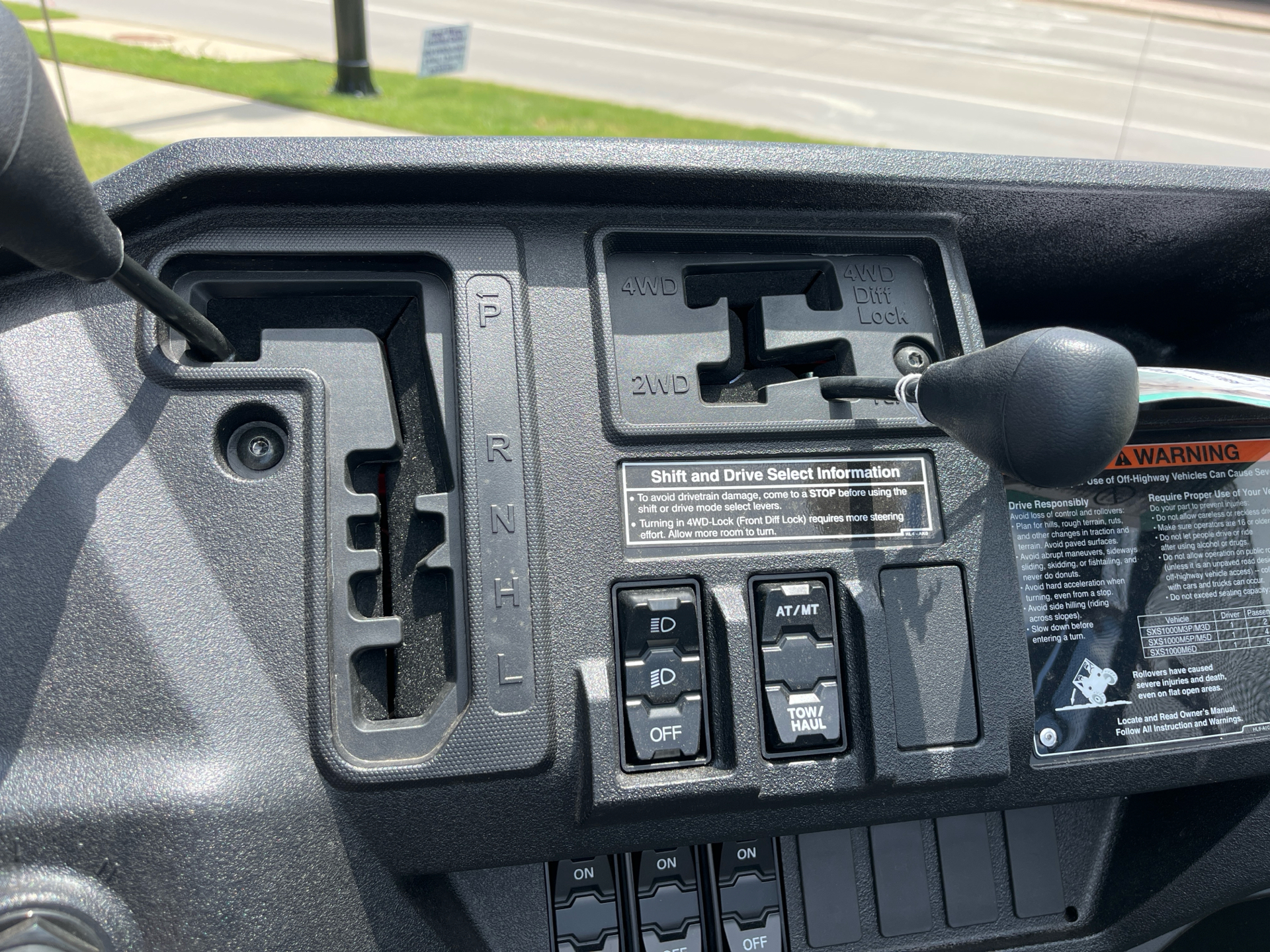 2025 Honda Pioneer 1000-6 Deluxe Crew in Wichita, Kansas - Photo 8
