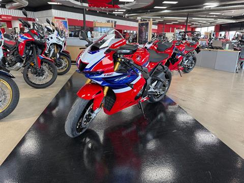 2025 Honda CBR1000RR-R Fireblade SP in Wichita, Kansas - Photo 3