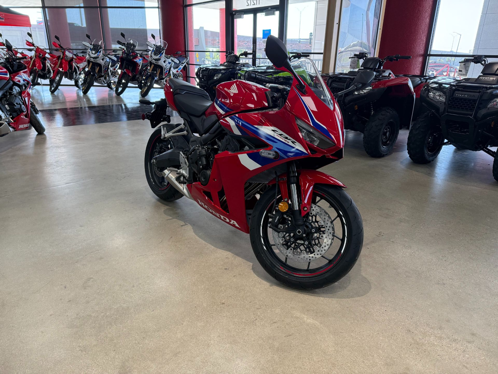 2024 Honda CBR650R ABS in Wichita, Kansas - Photo 2