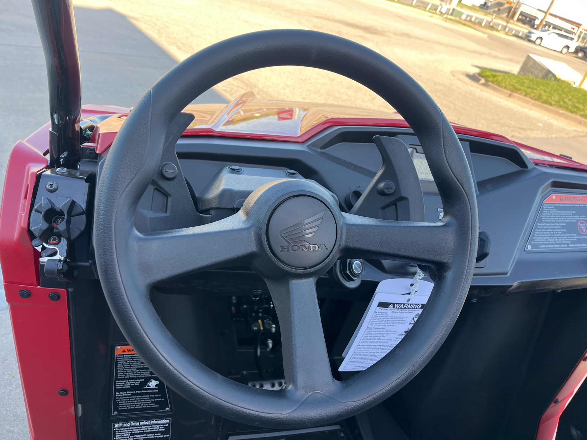 2025 Honda Pioneer 520 in Wichita, Kansas - Photo 7