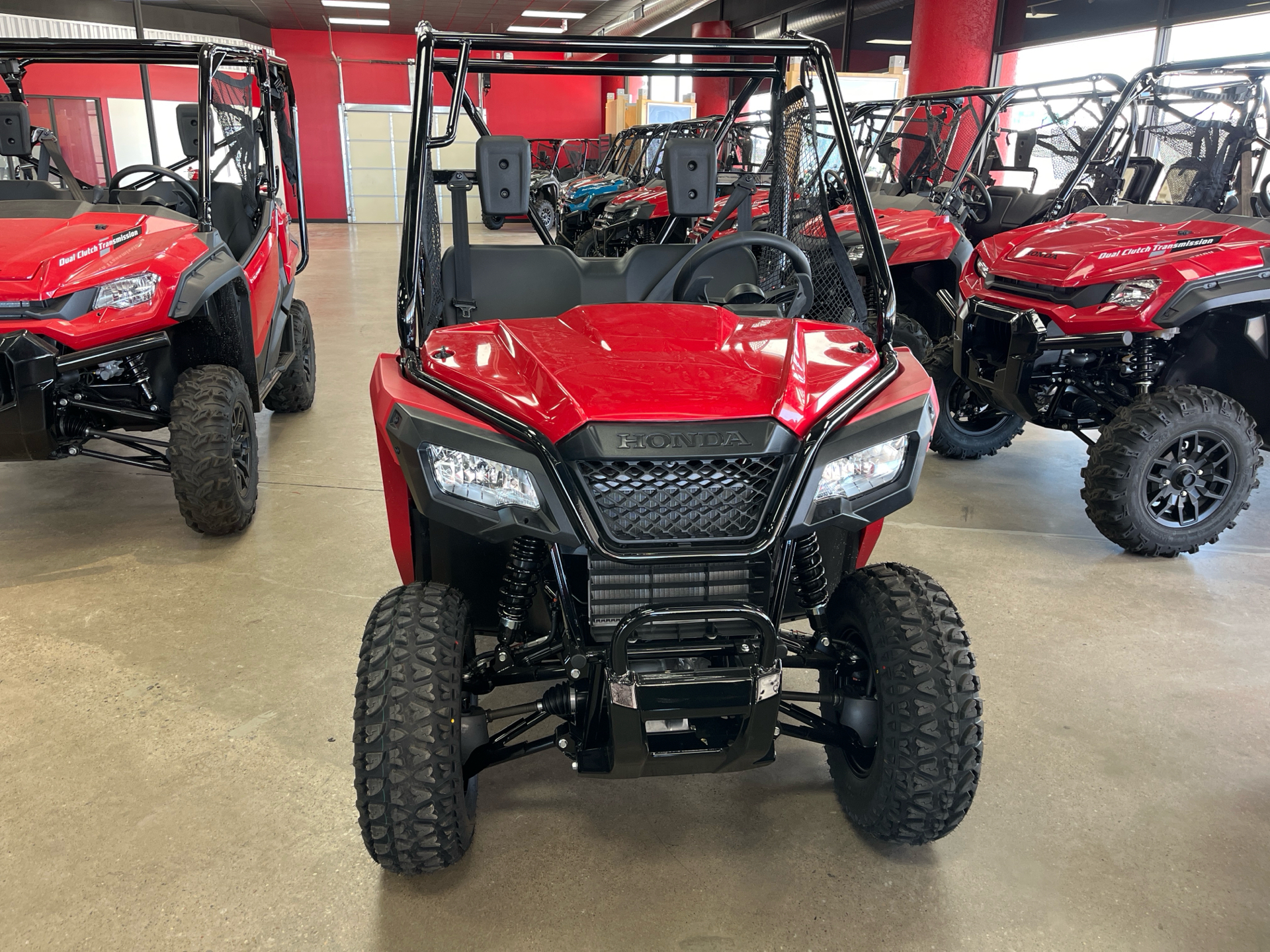 2025 Honda Pioneer 520 in Wichita, Kansas - Photo 3