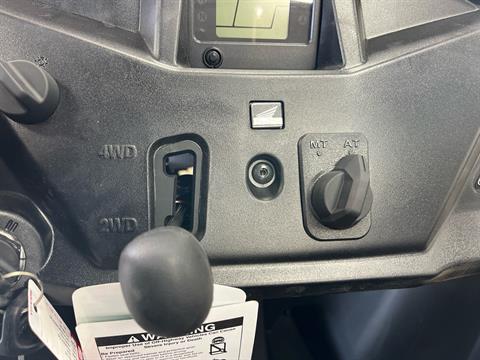 2025 Honda Pioneer 520 in Wichita, Kansas - Photo 9